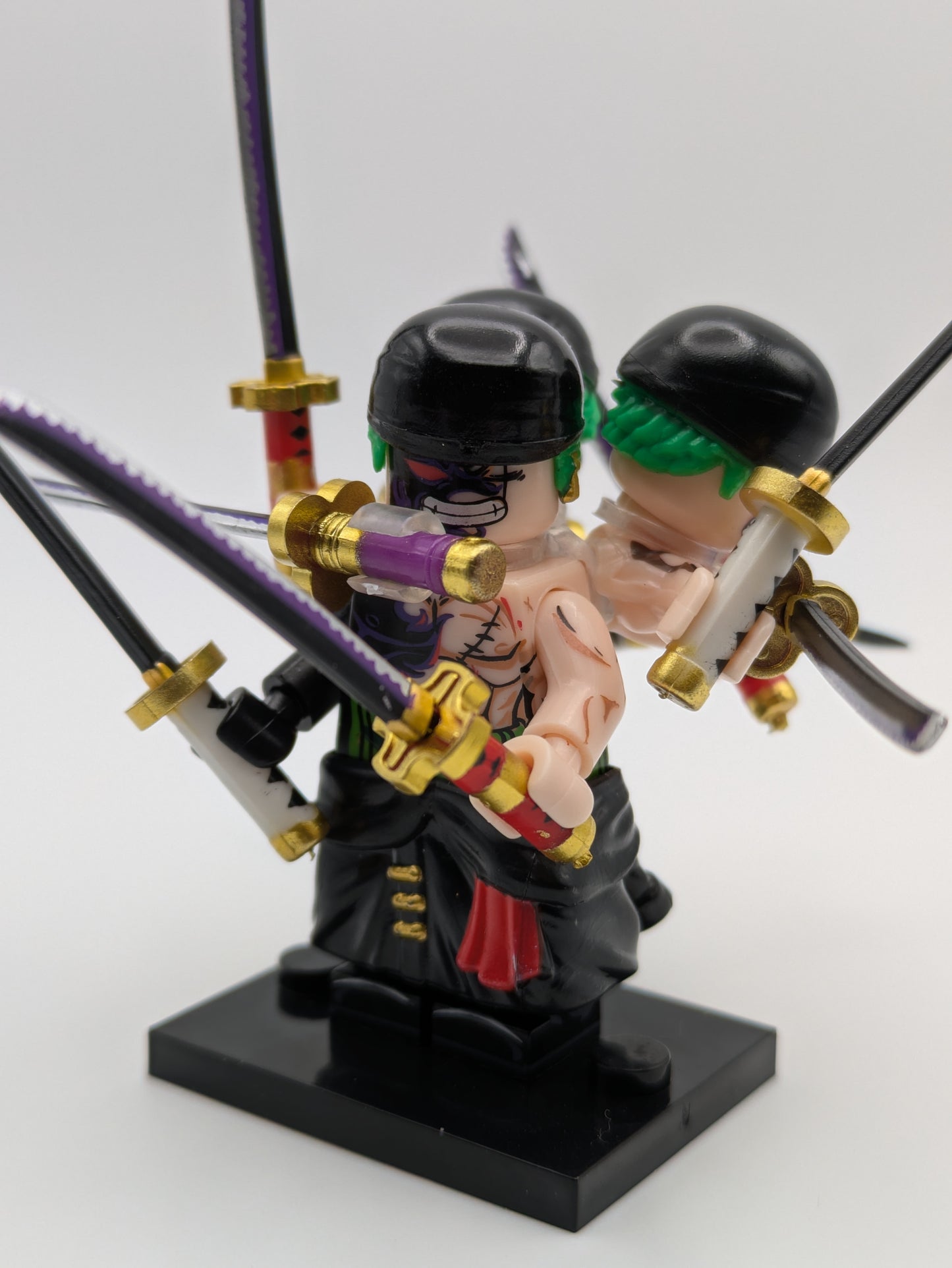 One Piece / Roronoa Zoro - Klemmbaustein Custom Minifigur MOC