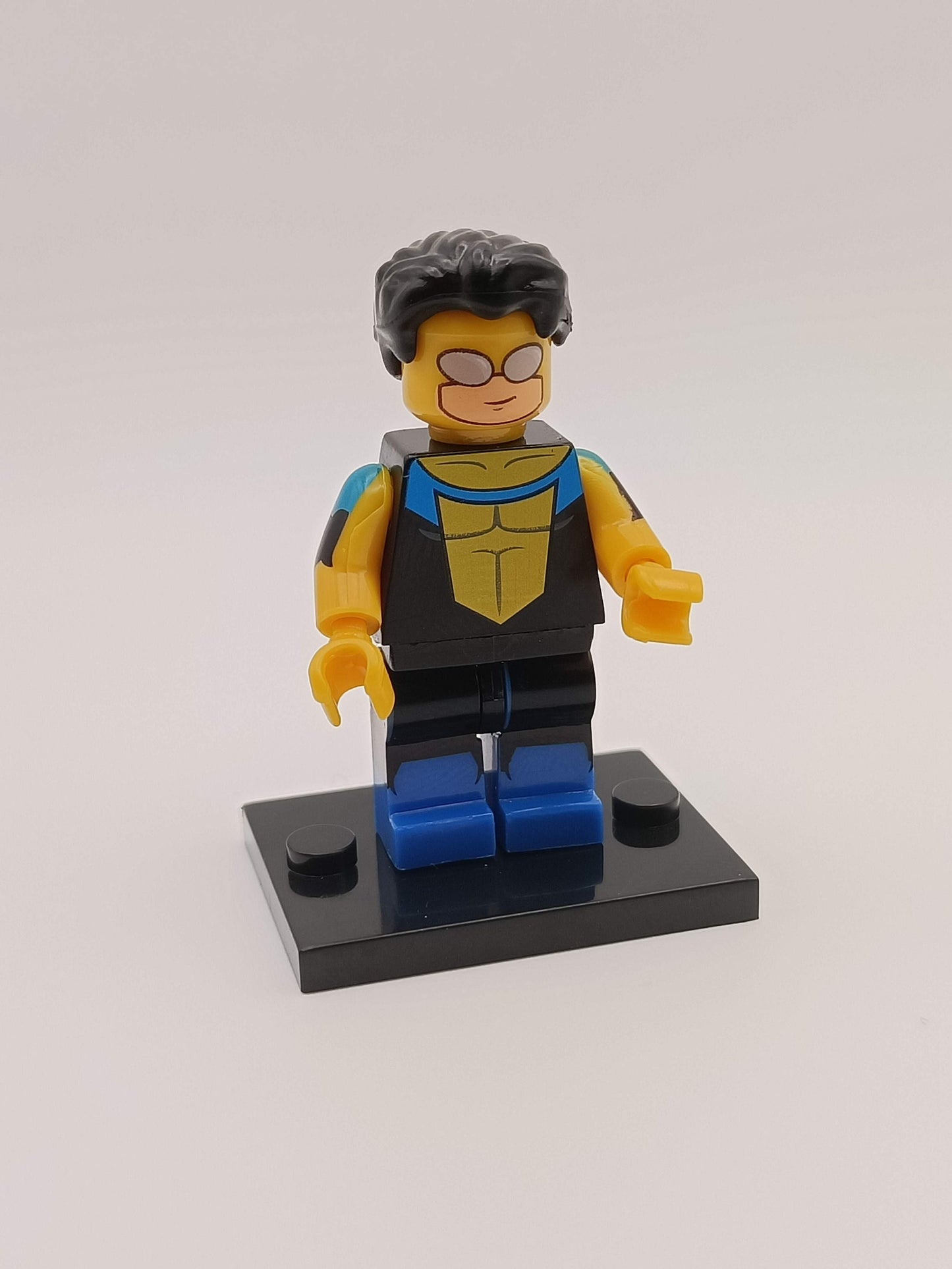 Omni Man / Invincible - Klemmbaustein Custom Minifigur MOC