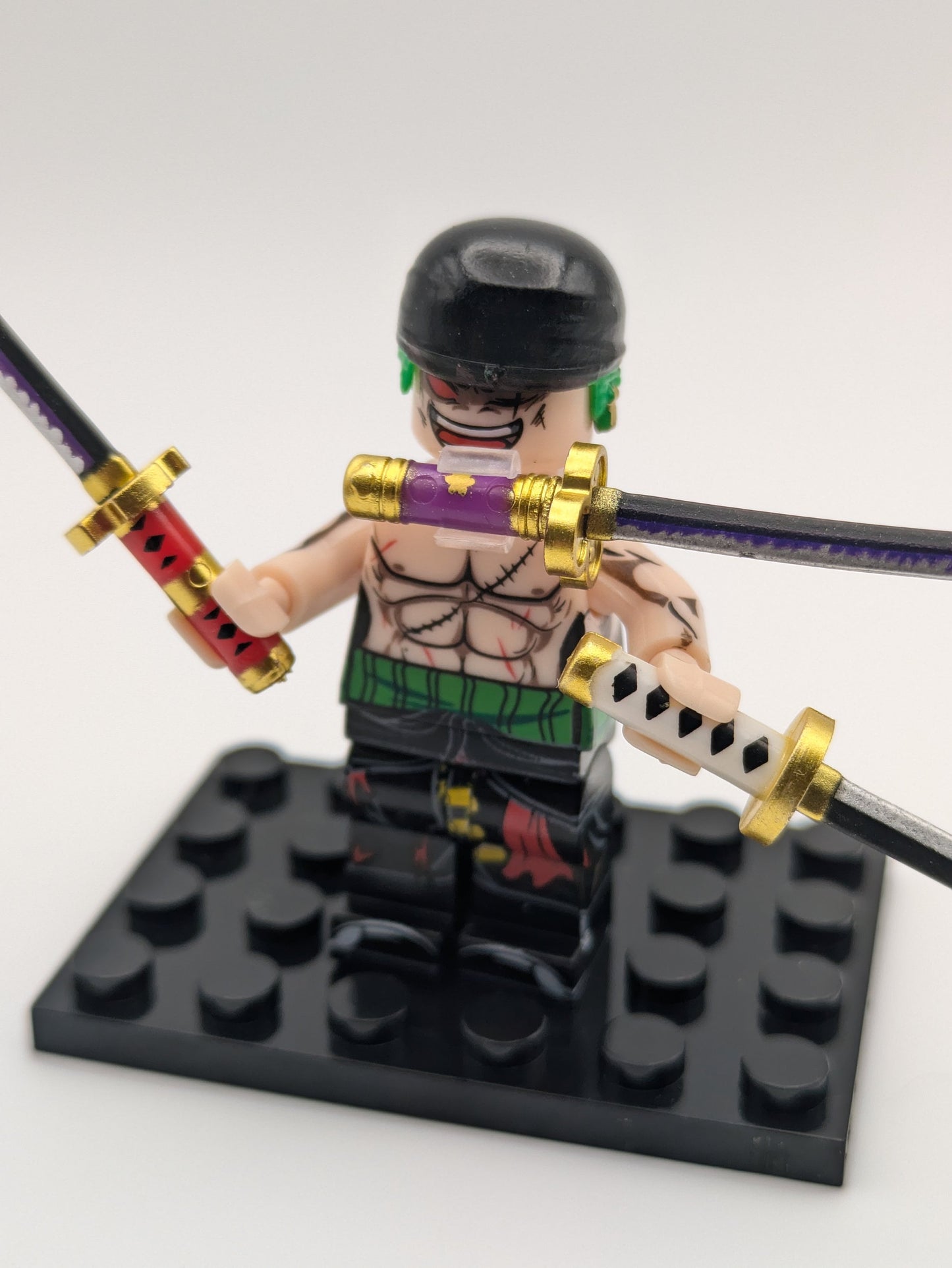 One Piece / Roronoa Zoro - Klemmbaustein Custom Minifigur MOC