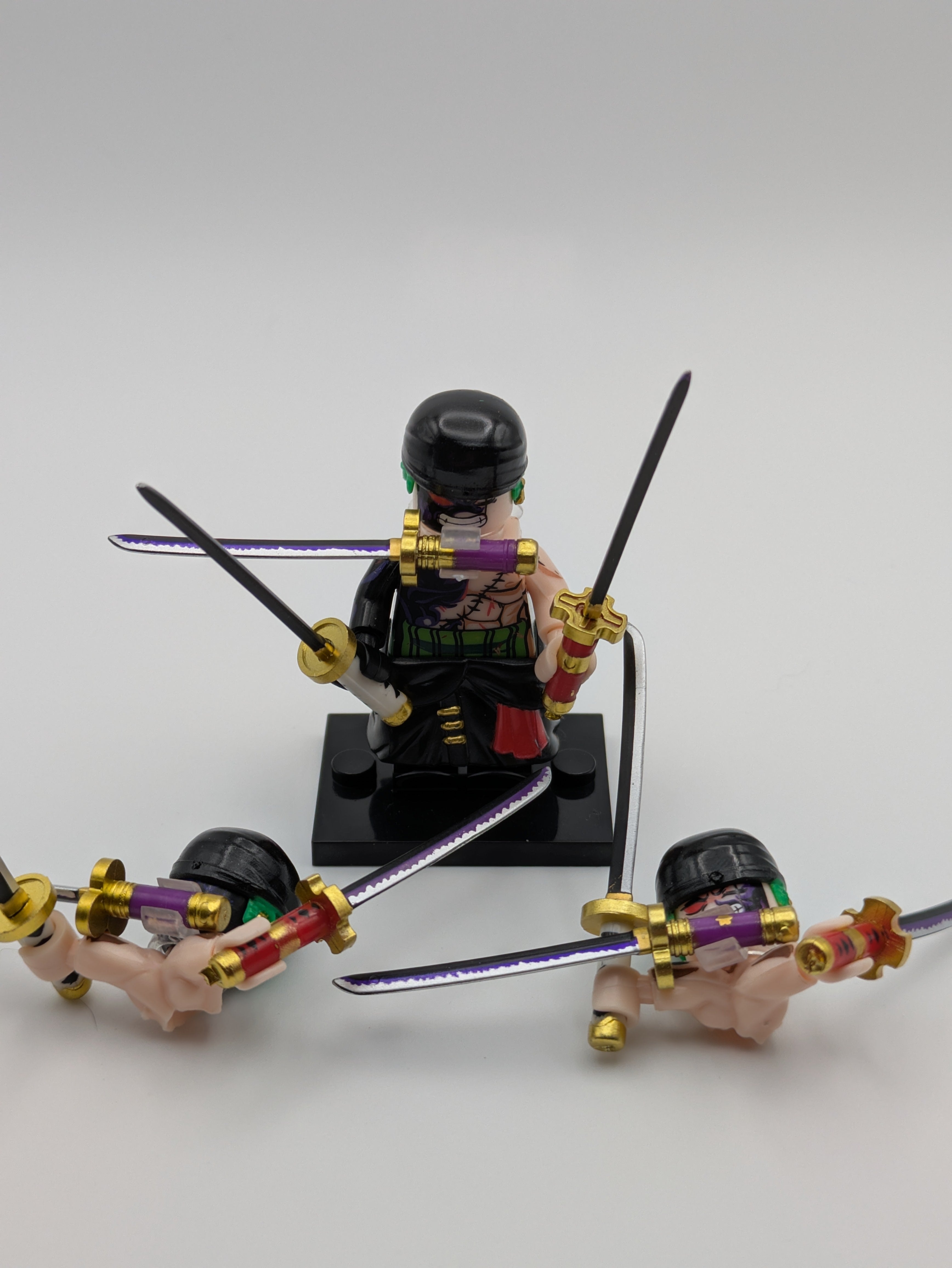 One Piece / Roronoa Zoro - Klemmbaustein Custom Minifigur MOC