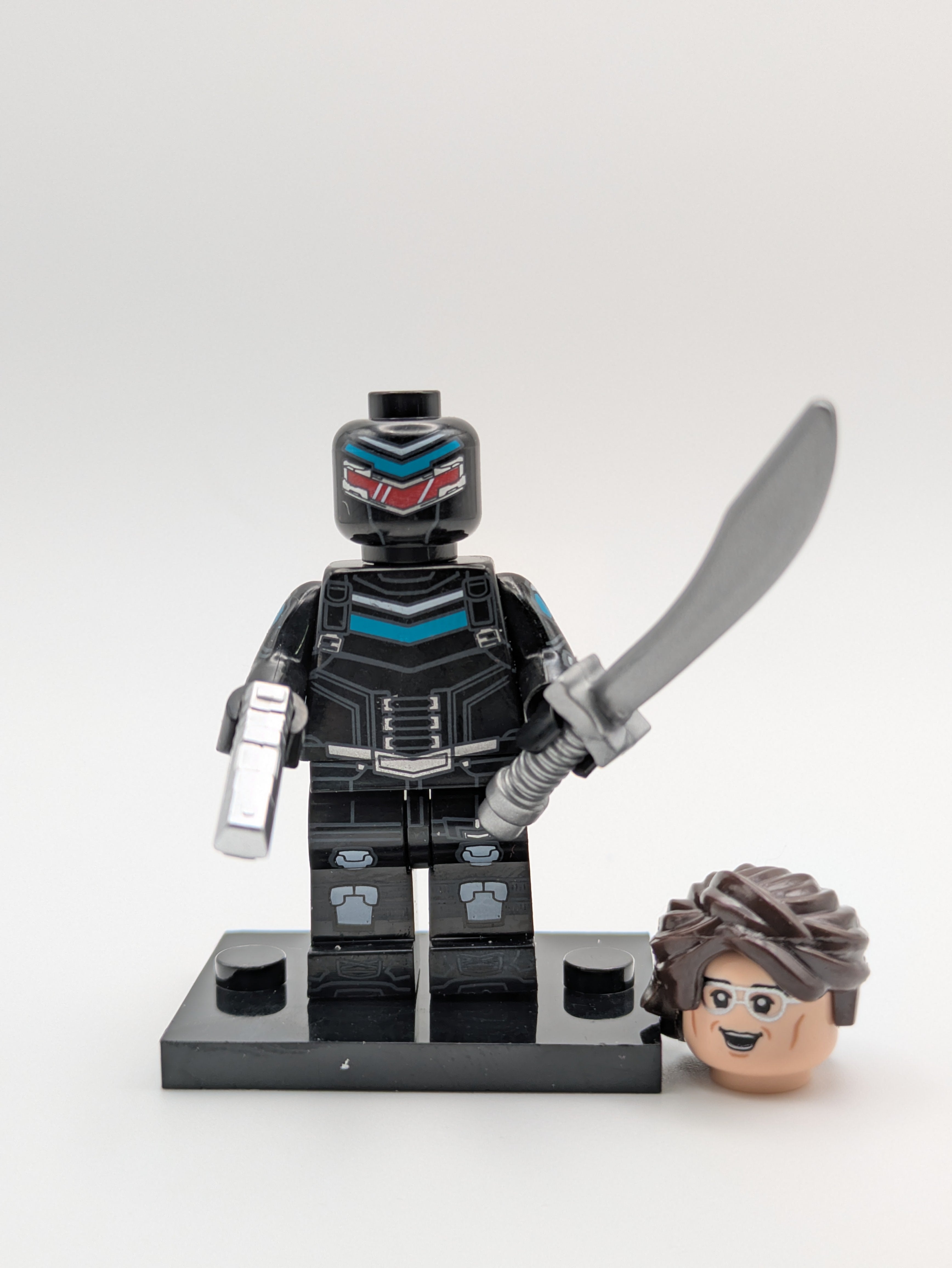 Peacemaker Charakter / Klemmbaustein Custom Minifigur MOC