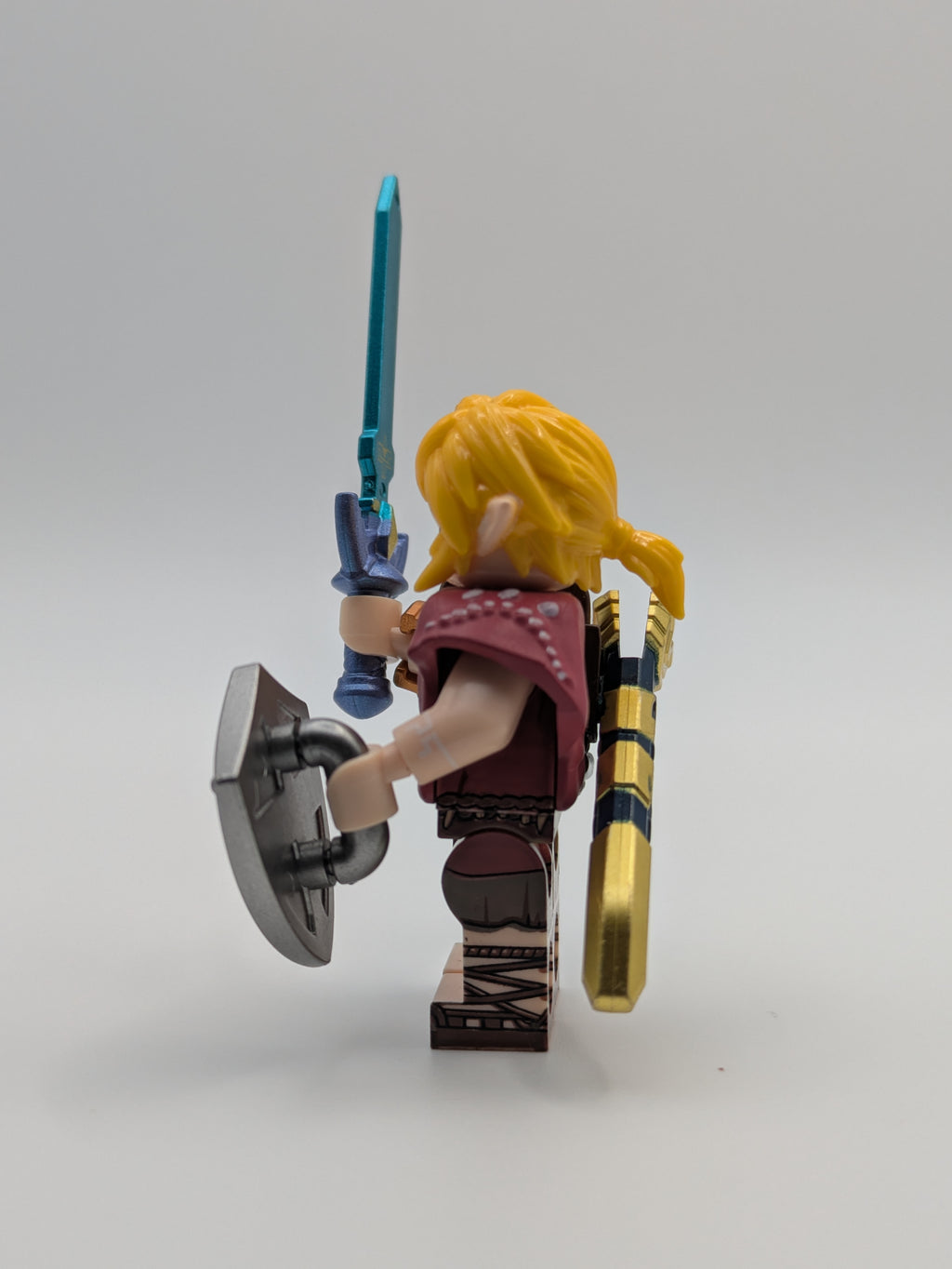 Zelda Link Character - Brick Custom Minifigure MOC
