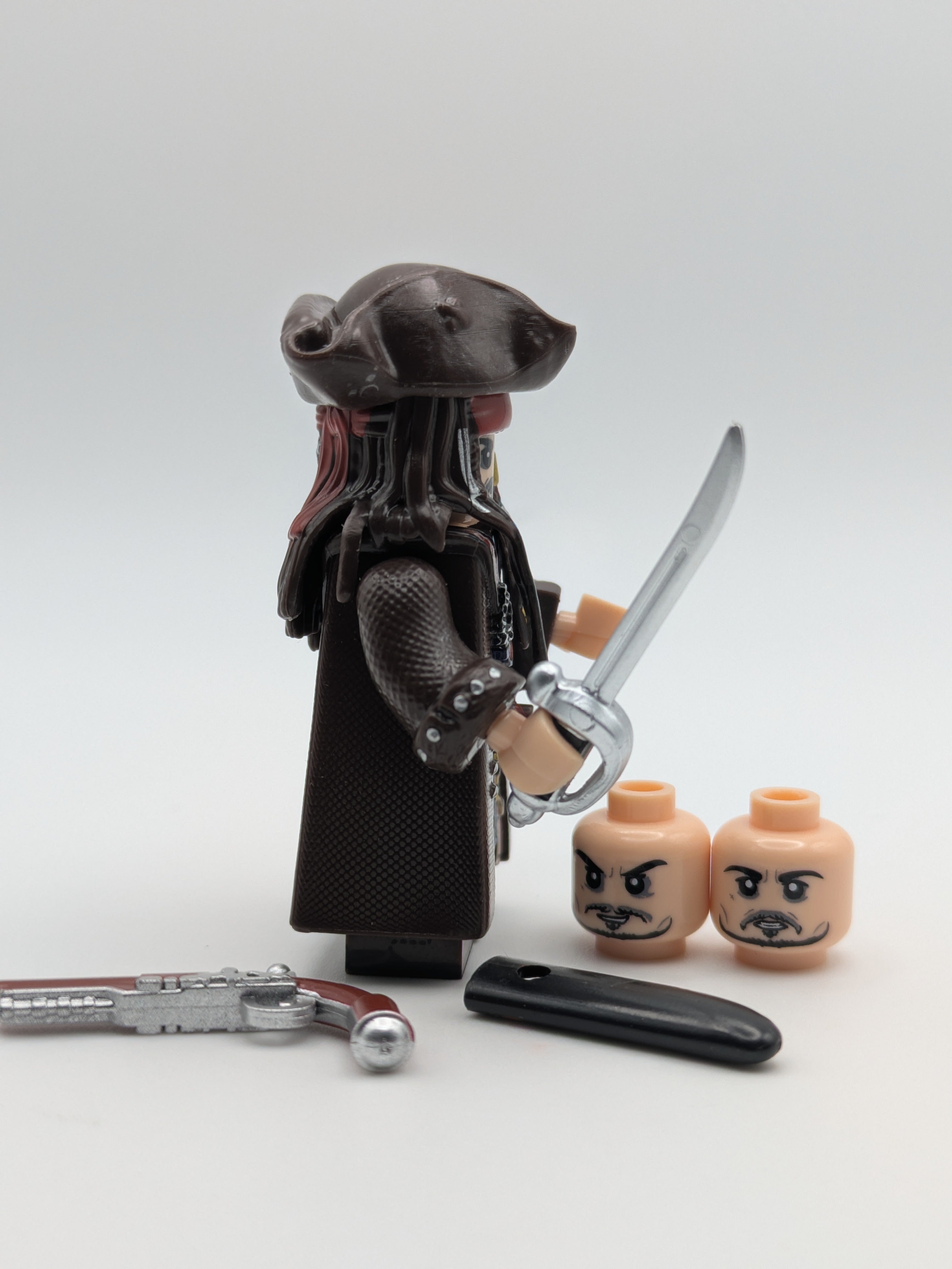 Cpt. Jack Sparrow / Fluch der Karibik - Klemmbaustein Custom Minifigur MOC
