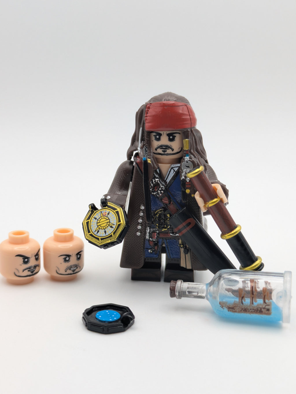 Cpt. Jack Sparrow / Fluch der Karibik - Klemmbaustein Custom Minifigur MOC