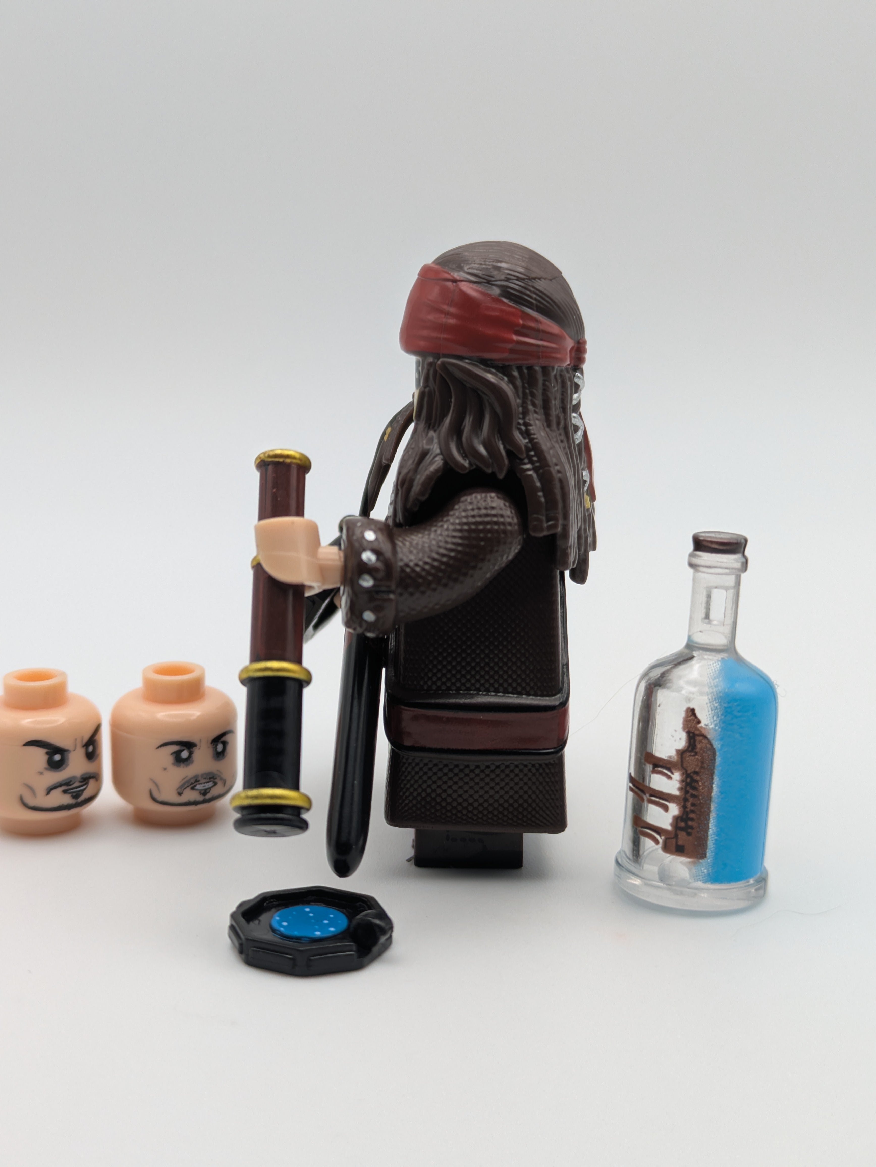 Cpt. Jack Sparrow / Fluch der Karibik - Klemmbaustein Custom Minifigur MOC