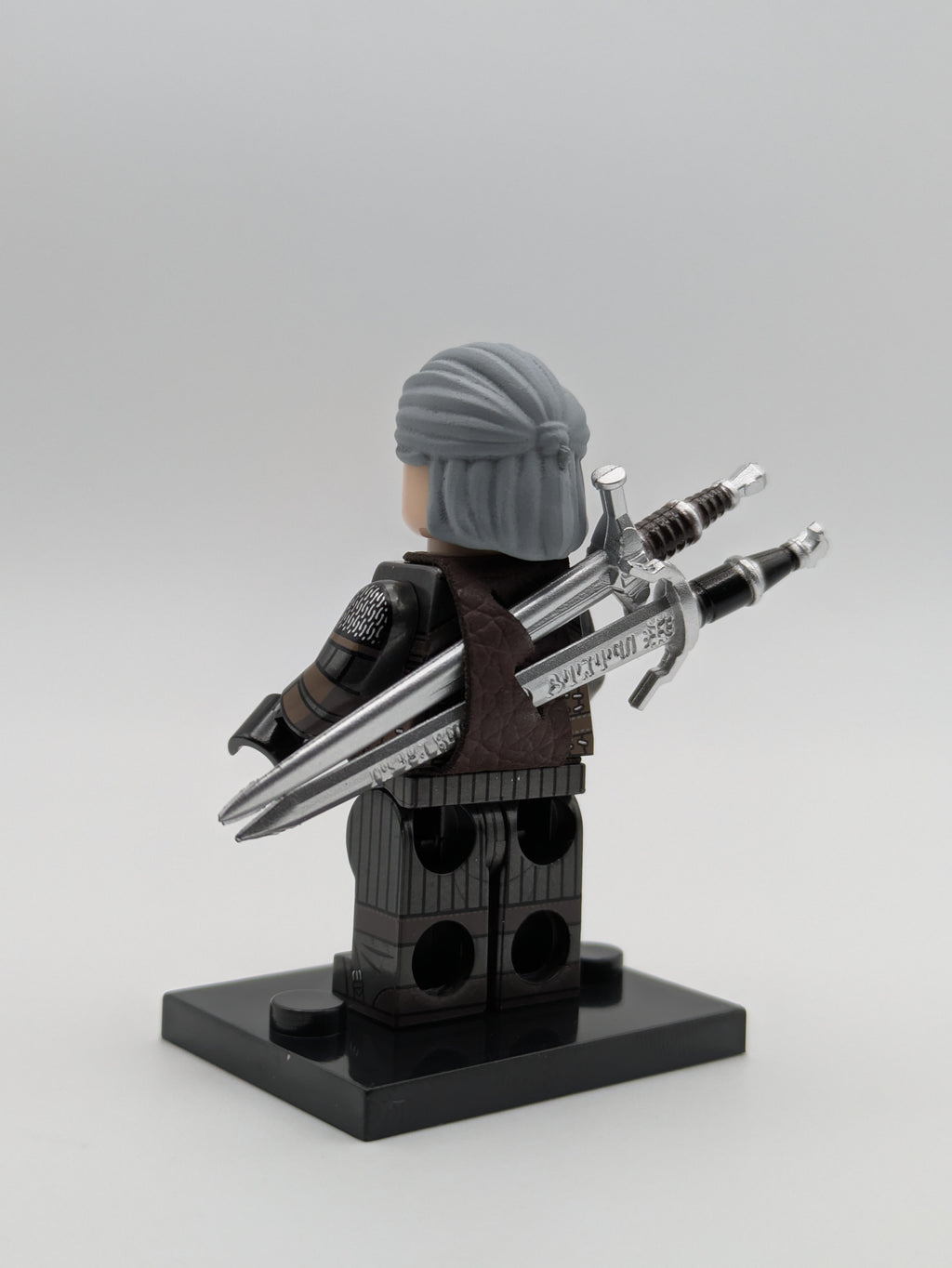 The Witcher / Geralt of Rivia / Clamping Block Custom Minifigure MOC