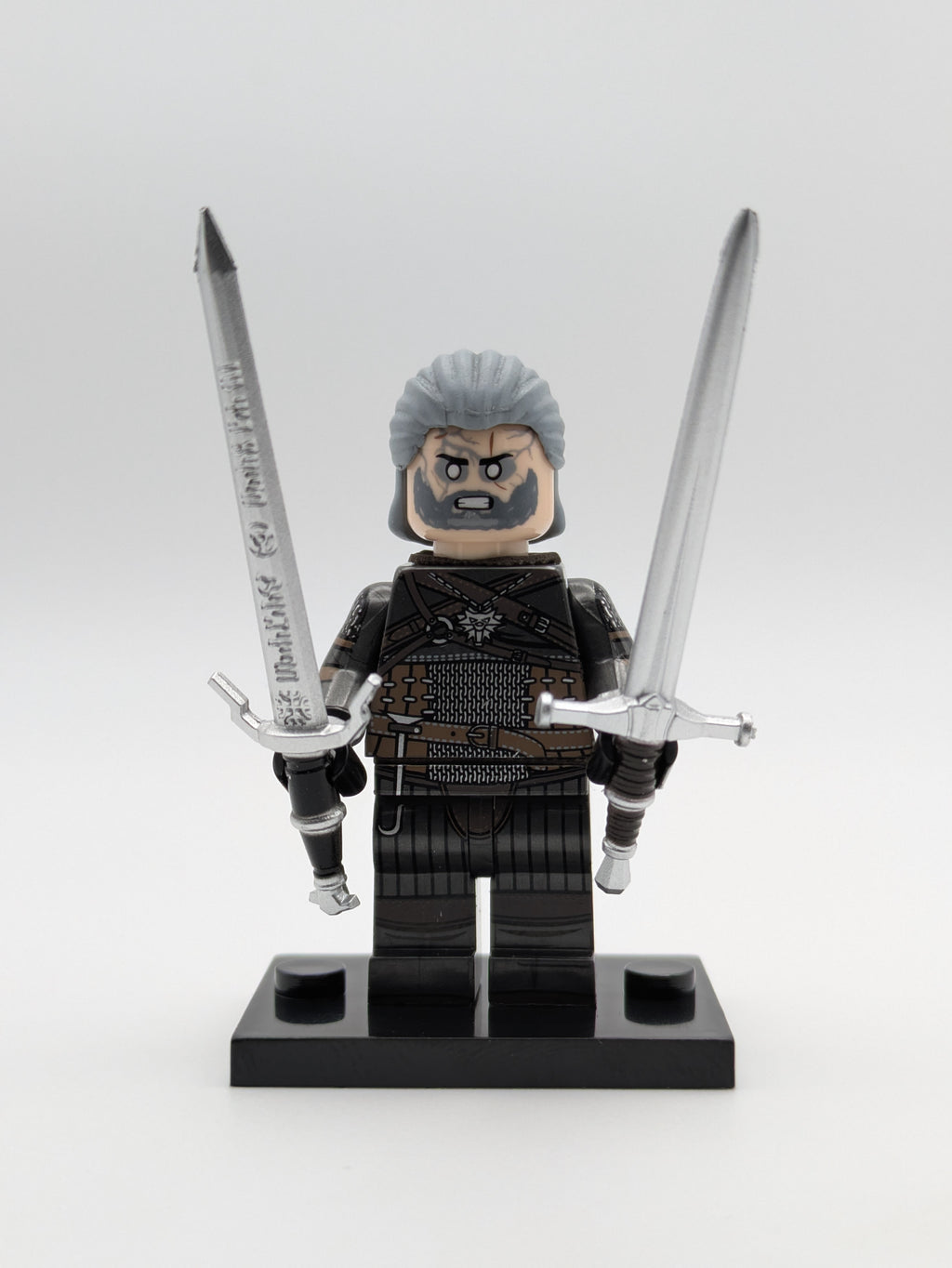 The Witcher / Geralt of Rivia / Clamping Block Custom Minifigure MOC