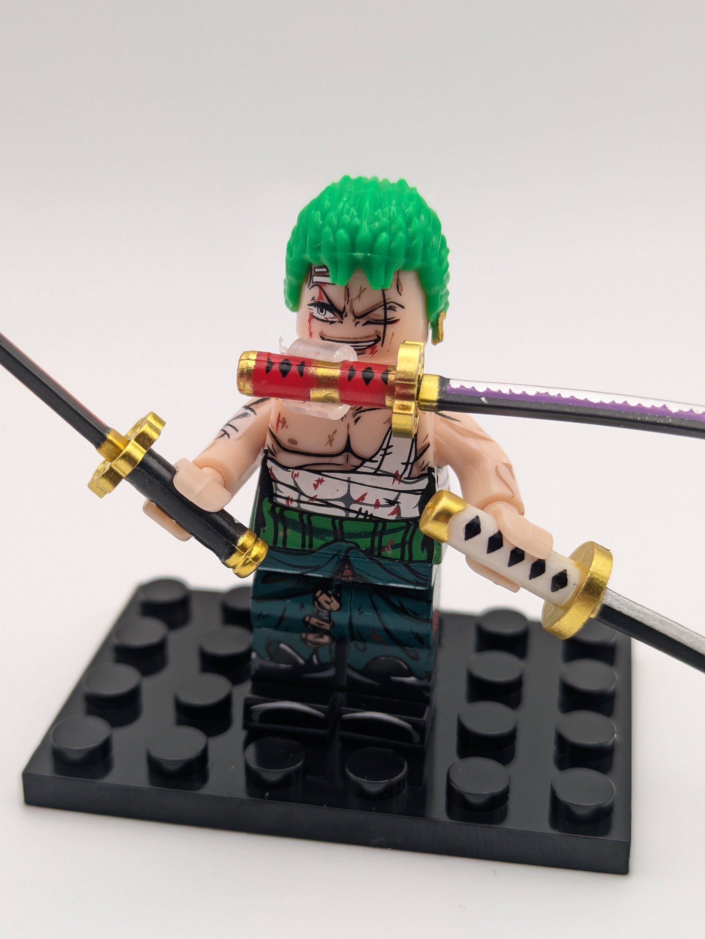 One Piece / Roronoa Zoro - Klemmbaustein Custom Minifigur MOC